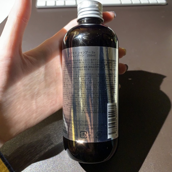 CALATAS Silver Shampoo - Picture 2 of 5